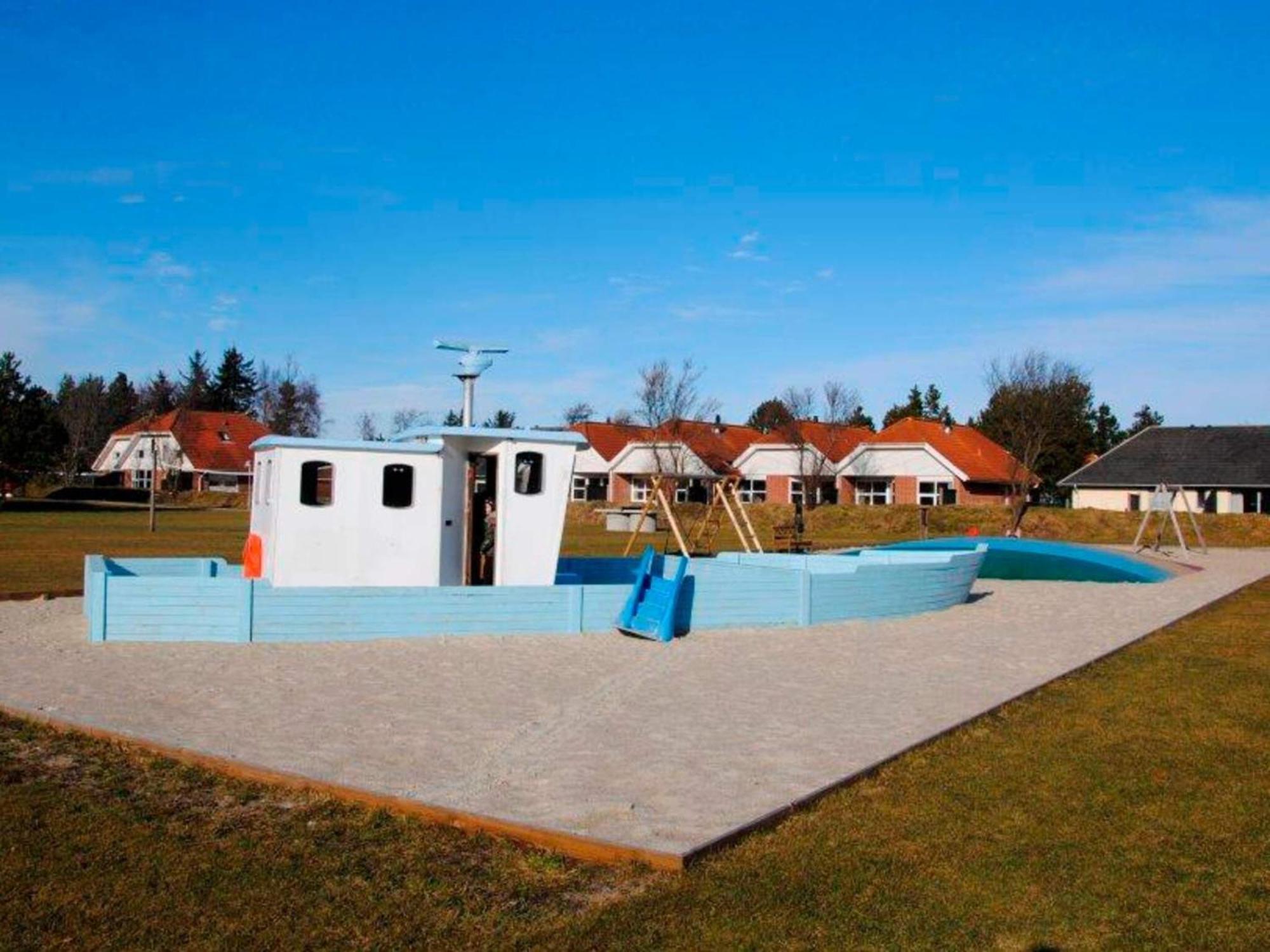 10 Person Holiday Home On A Holiday Park Blåvand Exterior foto